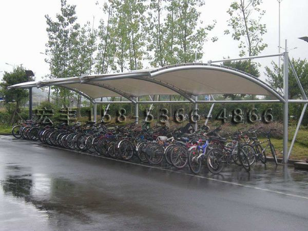 膜結構自行車棚